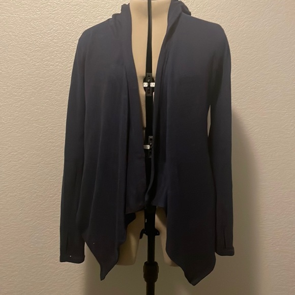 Old Navy Active Lightweight Hooded Wrap - Picture 1 of 3